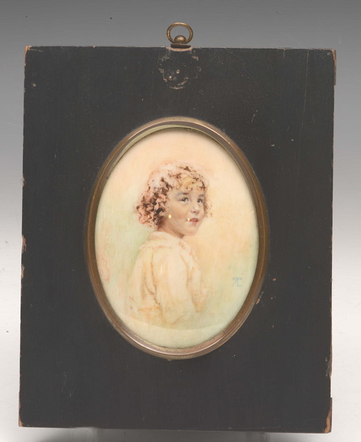 Appraisal: AN OVAL PORTRAIT MINIATURE of the head and shoulders of