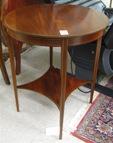 Appraisal: FEDERAL STYLE MAHOGANY LAMP TABLE early th century having a