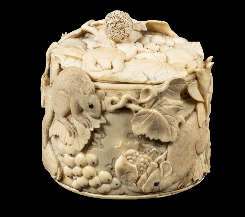 Appraisal: TH C JAPANESE DORMOUSE CARVED IVORY BOX Meiji Oval Covered