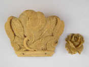 Appraisal: A Victorian ivory hair ornament carved as interwoven ostrich feathers