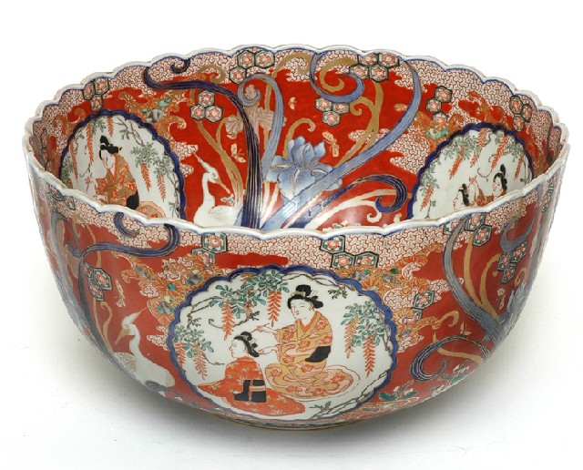 Appraisal: A LARGE JAPANESE IMARI PORCELAIN BOWL Meiji Period - The