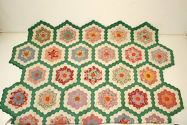 Appraisal: Three matching cotton patchwork quilts first half th century Composed