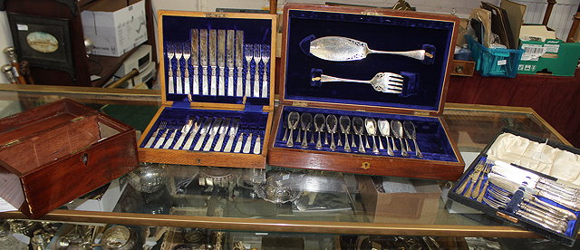 Appraisal: A QUANTITY OF SILVER AND SILVER PLATED CUTLERY in various