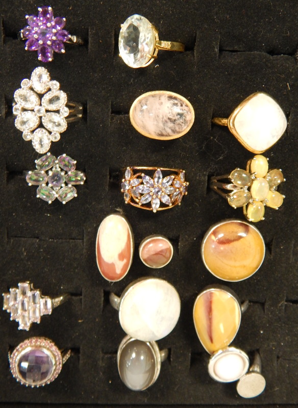 Appraisal: A collection of modern dress rings to include stone set