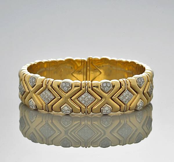 Appraisal: A diamond flexible bangle bracelet Italy estimated total diamond weight