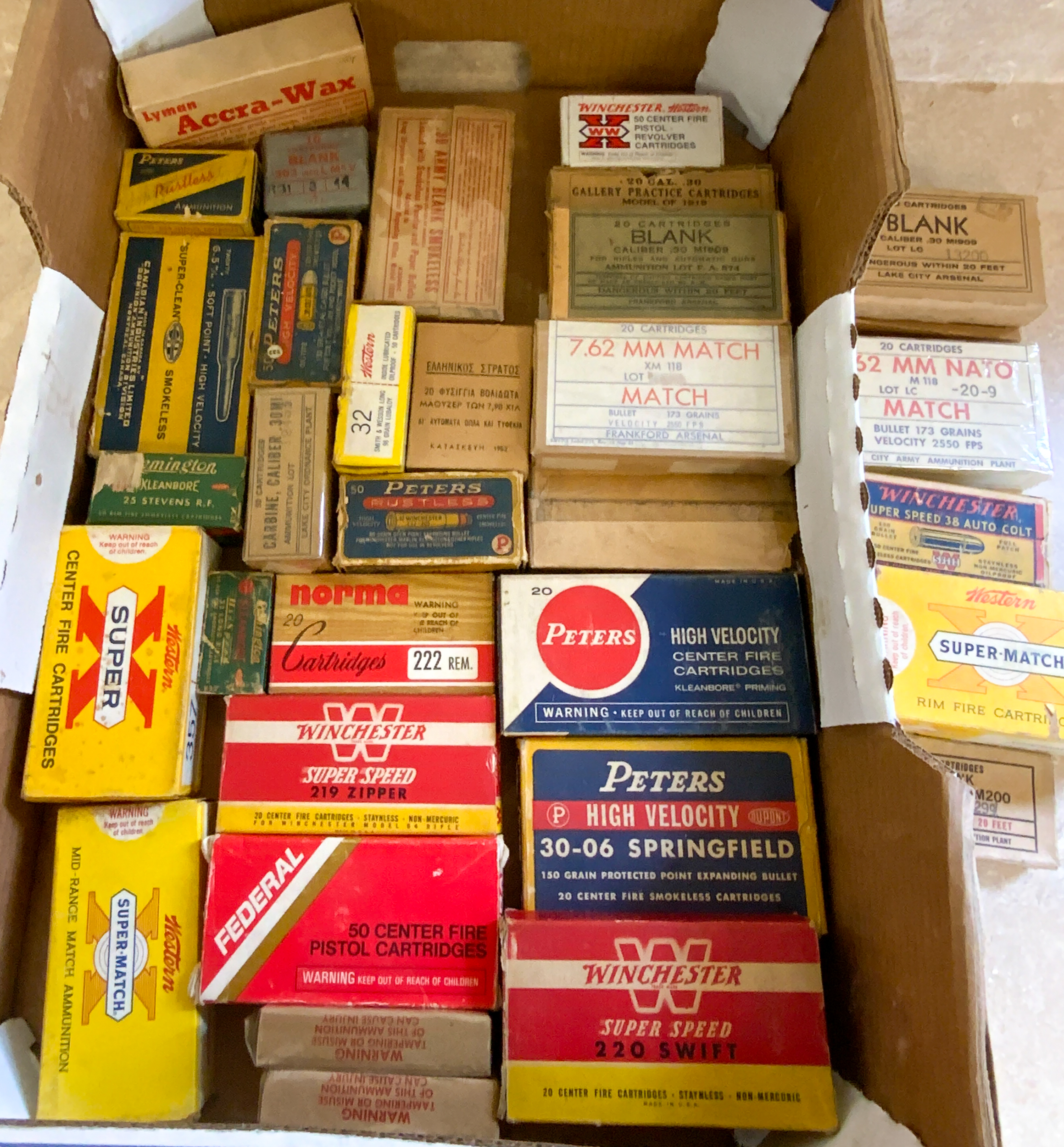 Appraisal: GROUP OF MISC RIFLE PISTOL CARTRIDGES IN BOXES Approximately full