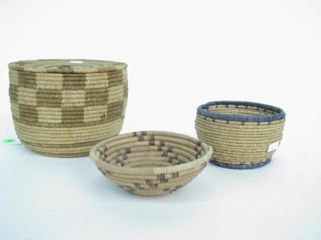 Appraisal: Group of Native American baskets three total including one lidded