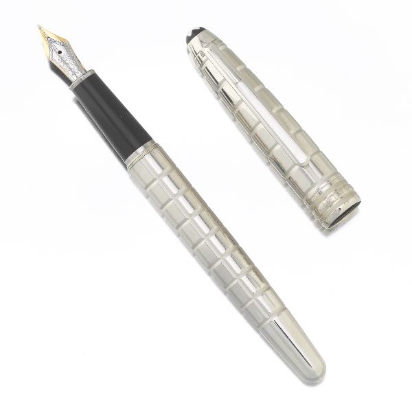 Appraisal: MONTBLANC SOLITAIRE PLATINUM FACET COLLECTION CLASSIQUE FOUNTAIN PEN Rectangular facets