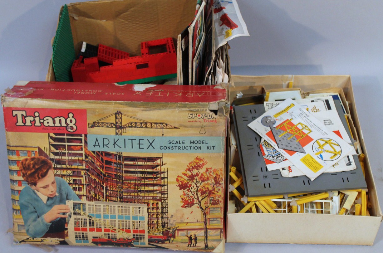 Appraisal: An Arkitex Spot On Tri-ang scale model construction kit part