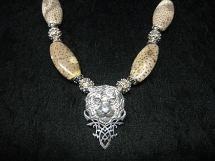 Appraisal: Jungle theme necklace Large sterling silver tiger's head drop with