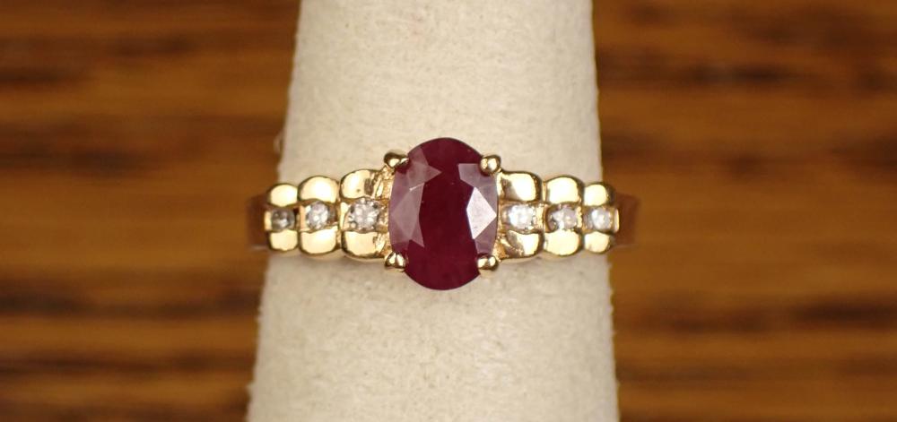 Appraisal: RUBY DIAMOND AND FOURTEEN KARAT GOLD RING The k yellow