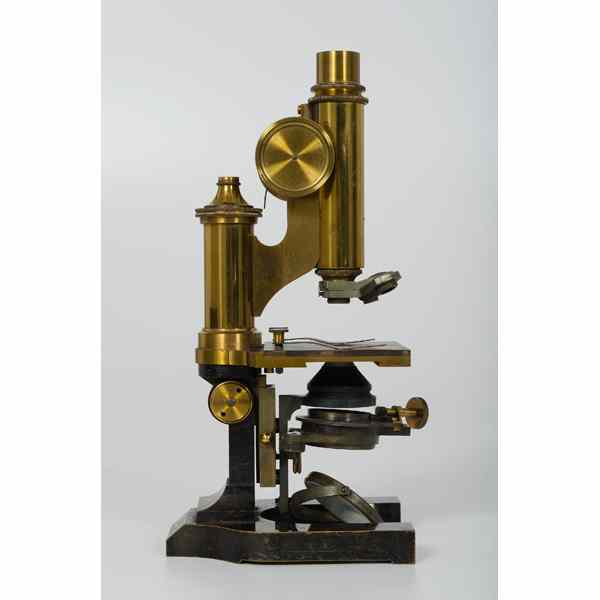 Appraisal: E Leitz Wetzlar Microscope German an E Leitz Wetzlar microscope