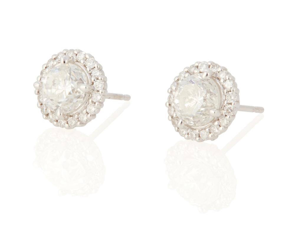 Appraisal: A PAIR OF DIAMOND EARRINGSA pair of diamond earrings k