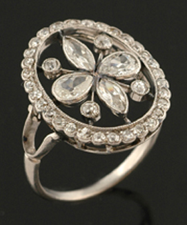 Appraisal: An Art Deco diamond plaque ring The open oval plaque