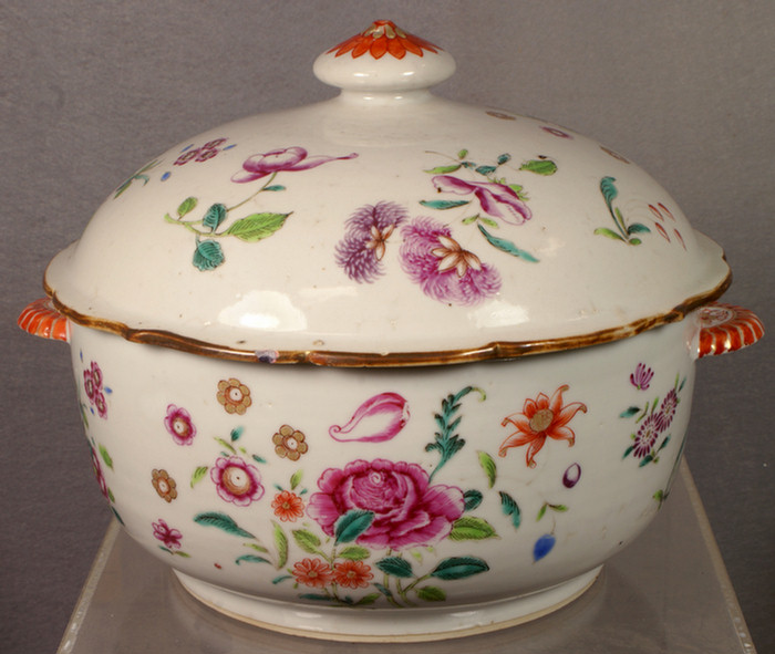 Appraisal: Chinese export porcelain large Famille Rose covered pot from handle