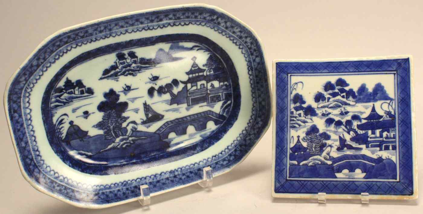 Appraisal: TWO PIECES OF CHINESE EXPORT CANTON PORCELAIN th CenturyWith blue