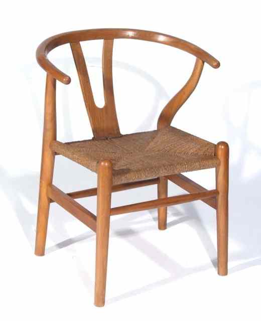 Appraisal: A HANS WEGNER STYLE 'Y' CHAIR with splat back and