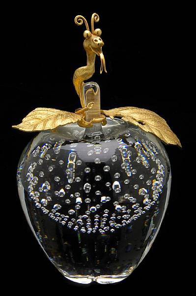 Appraisal: A Steuben glass and eighteen karat gold sculpture Apple of