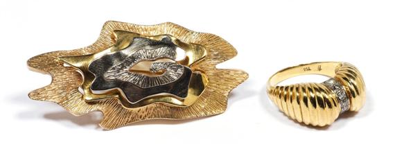 Appraisal: LOT GOLD AND DIAMOND RING AND GOLD BROOCH Yellow and