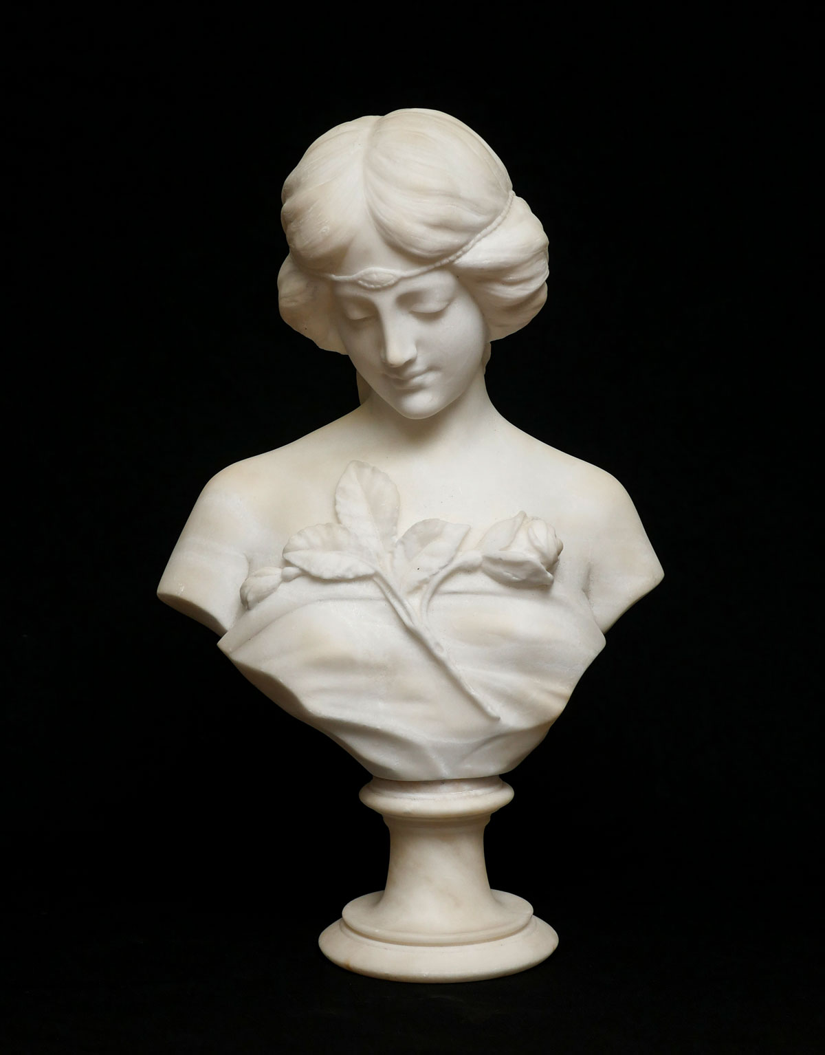 Appraisal: TURN OF THE CENTURY ITALIAN ALABASTER BUST OF A MAIDEN