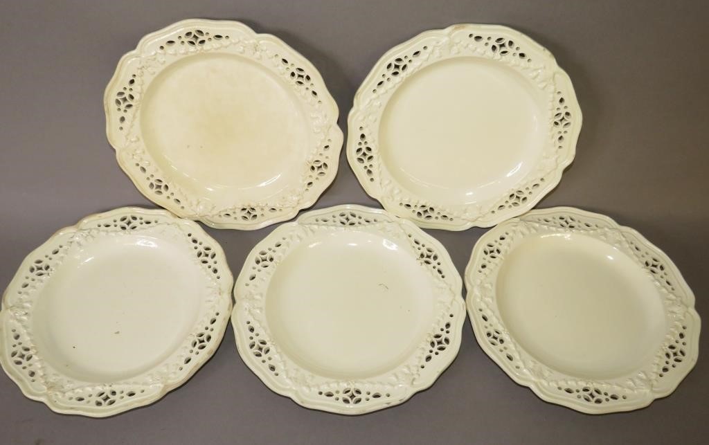 Appraisal: CREAMWARE RETICULATED AND MOLDED BORDER PLATESca five creamware plates with