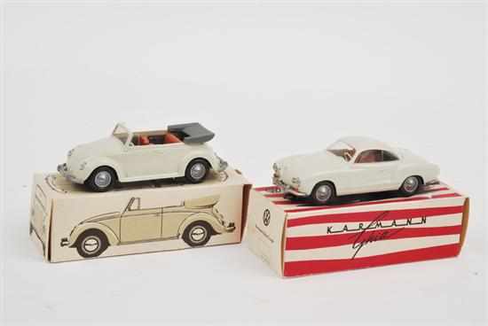 Appraisal: TWO VOLKSWAGEN MODELS INCLUDING VOLKSWAGEN BEETLE PALE GREY BODY BROWN