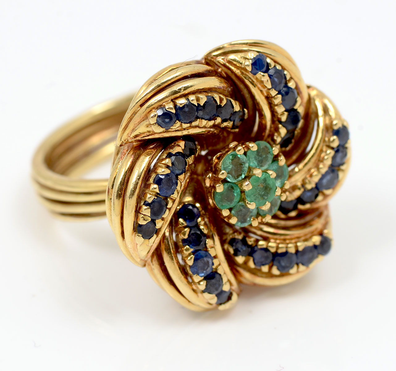 Appraisal: K SAPPHIRE EMERALD RING K yellow gold ring contains round