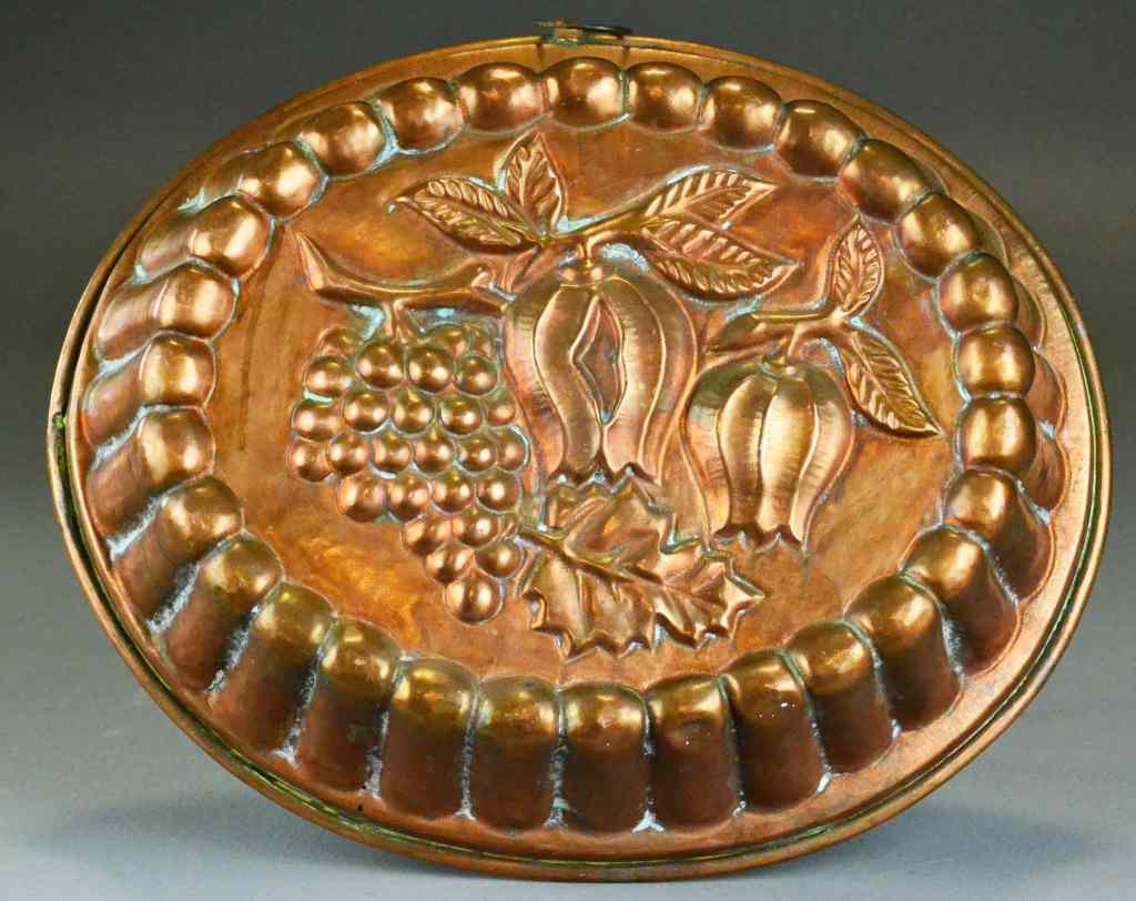 Appraisal: Antique Copper Jello MoldOval shaped and depicting ribbed sides and