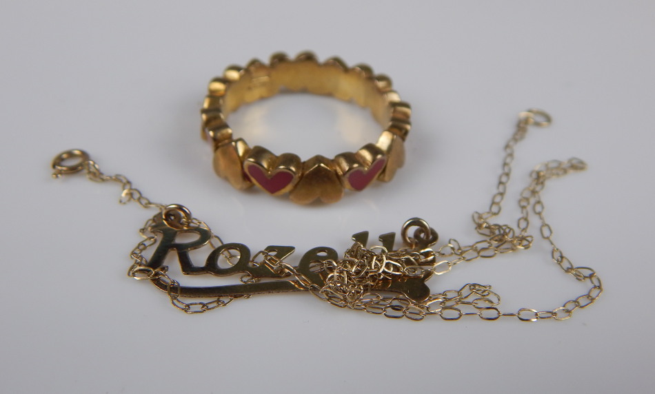 Appraisal: Two items of ct gold jewellery to include a Rozelle