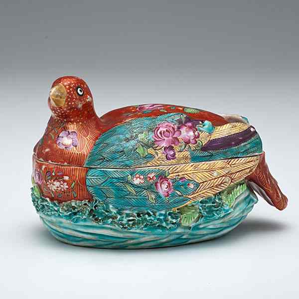 Appraisal: Chinese Export Pigeon Tureen Chinese th century A Chinese Export