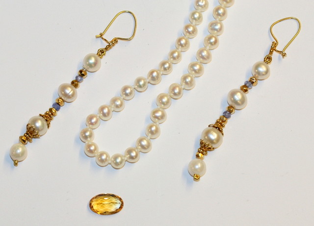 Appraisal: A FRESHWATER CULTURED PEARL NECKLACE with a ct gold clasp