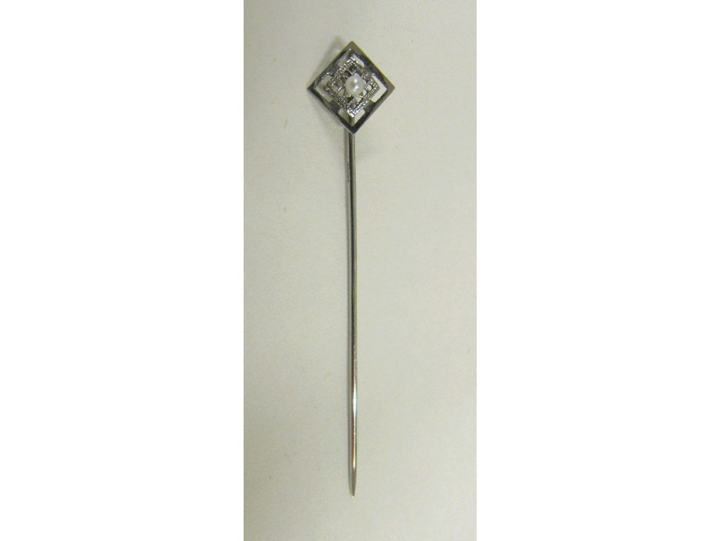 Appraisal: Fourteen carat white gold pearl set stick pin