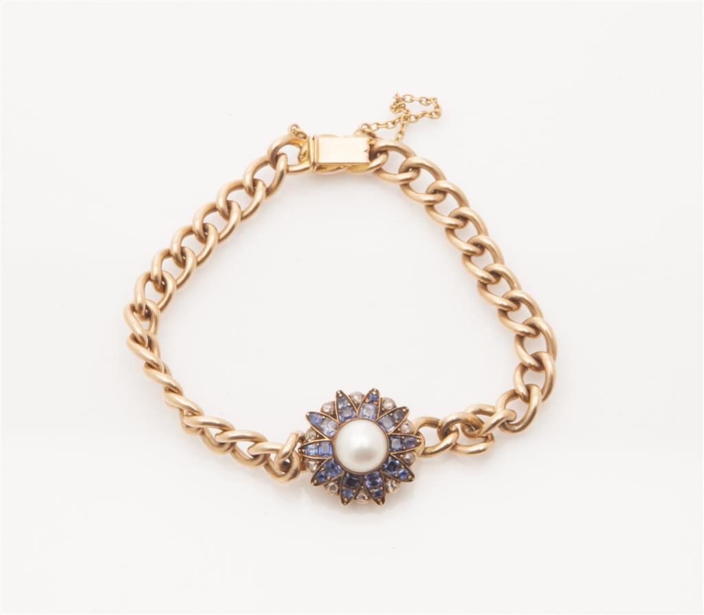 Appraisal: A Edwardian gold curb link bracelet with an onset th