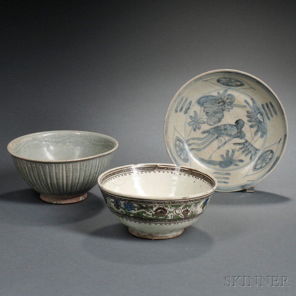 Appraisal: Three Pottery Items Asia a blue and white dish depicting