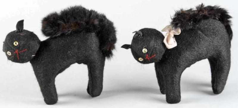 Appraisal: Lot of Halloween Straw-Filled Black Cats Circa s to s