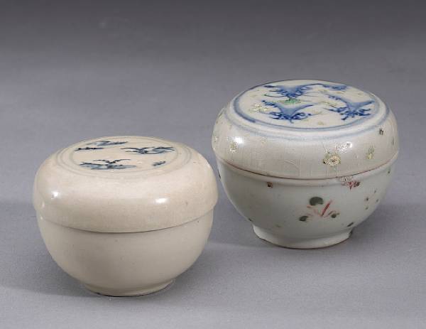 Appraisal: Twelve blue and white landscape boxes Late th Early th