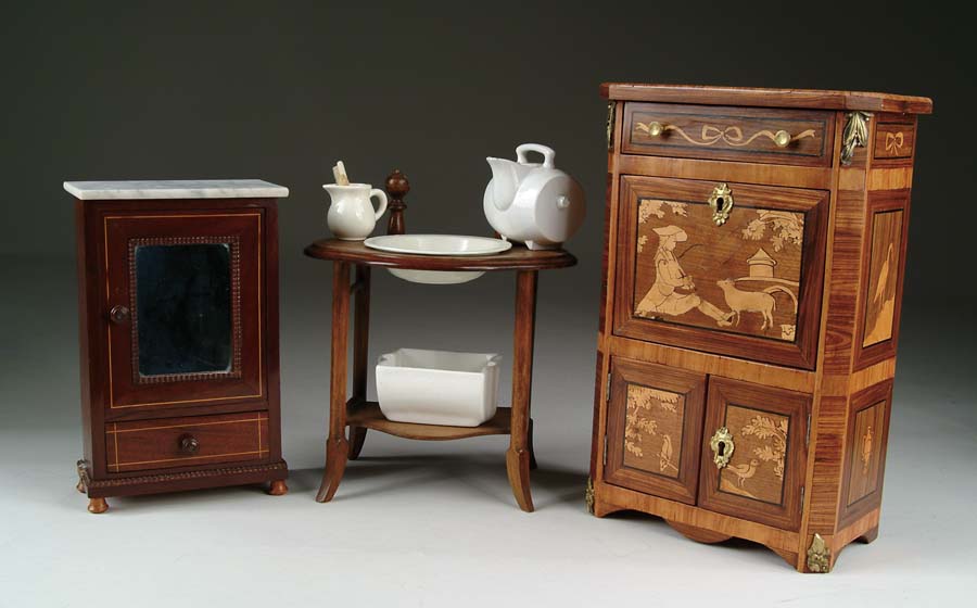 Appraisal: TWO PIECES OF MINIATURE FURNITURE AND WASH STAND t x