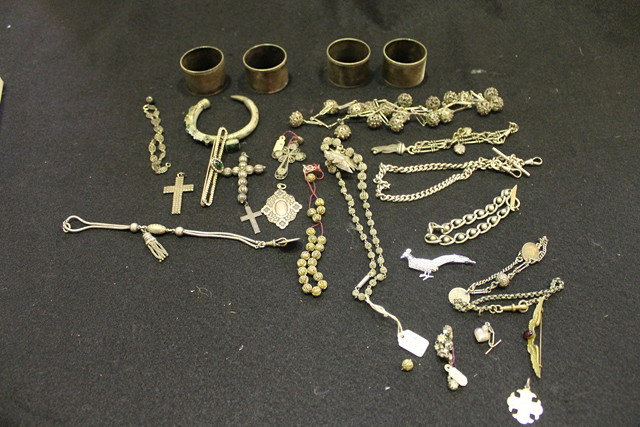 Appraisal: A SMALL QUANTITY OF VARIOUS SILVER AND WHITE METAL WARES