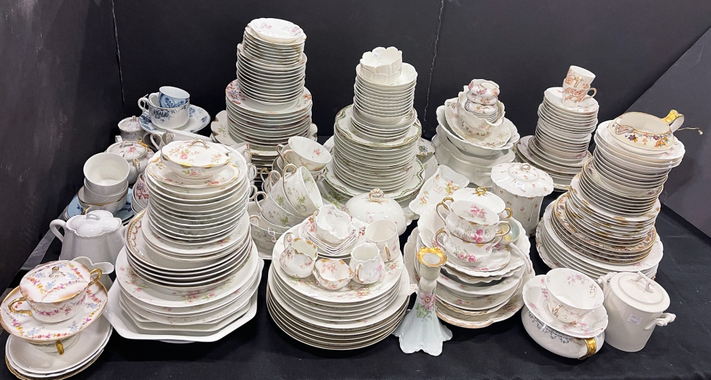 Appraisal: COLLECTION OF FRENCH HAVILAND CHINA Ca Various serving pieces and