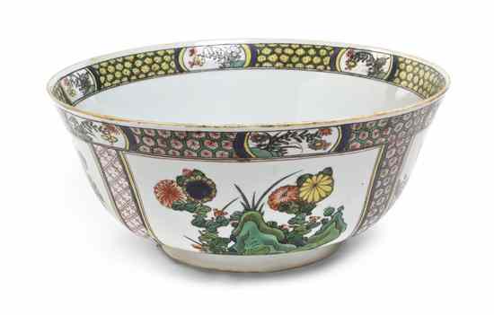 Appraisal: A Chinese Porcelain Center Bowl having polychrome enameled decoration of