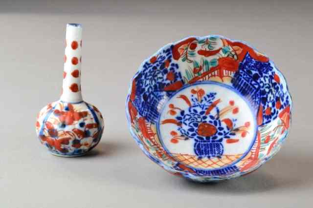 Appraisal: PIECES JAPANESE IMARI - VASE AND BOWLSmall cobalt blue iron