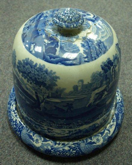 Appraisal: A Copeland Spode Italian pattern stilton cheese dish and cover