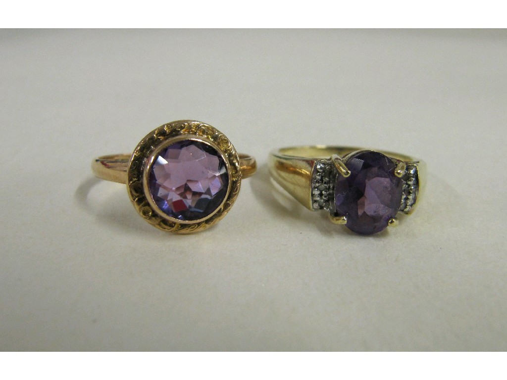 Appraisal: Lot comprising ct gold amethyst single stone ring and a