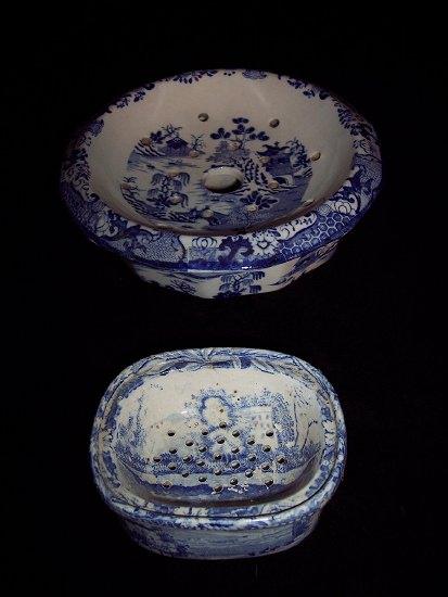 Appraisal: A Mason's Patent Ironstone China blue and white circular sponge