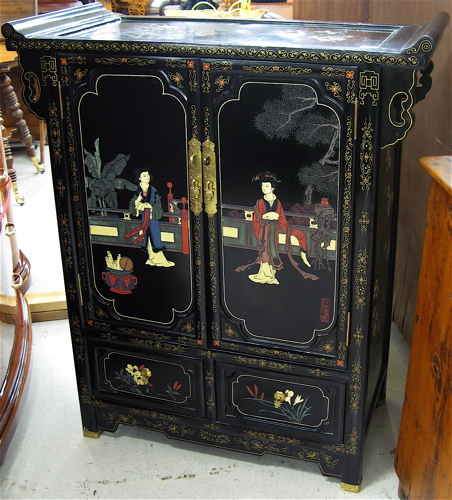 Appraisal: CHINESE COROMANDEL SIDE CABINET the front featuring two cabinet doors