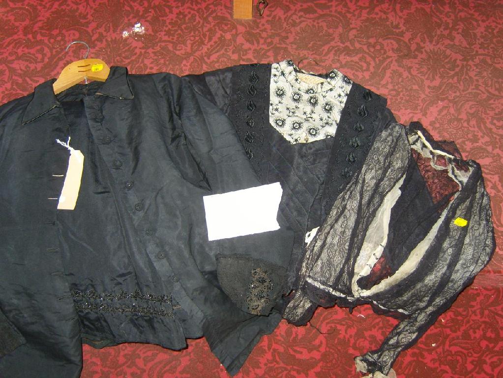 Appraisal: A collection of late Victorian and Edwardian mourning clothes including