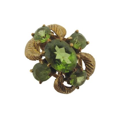 Appraisal: A peridot set gold ring The ct yellow gold ring