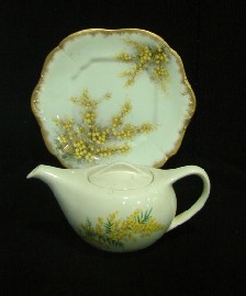 Appraisal: A Paladin China 'Wattle' pattern plate decorated by Myra Begg