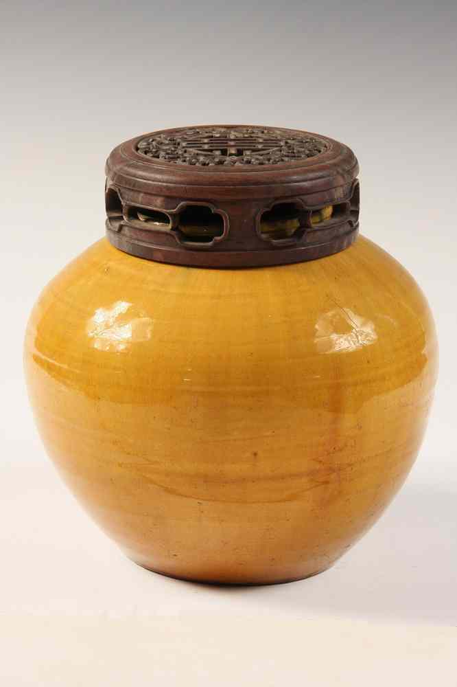 Appraisal: CHINESE GINGER JAR - Ginger Jar in Sancai glaze with