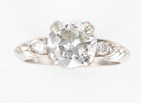 Appraisal: A transitional diamond and platinum ring estimated center diamond weight